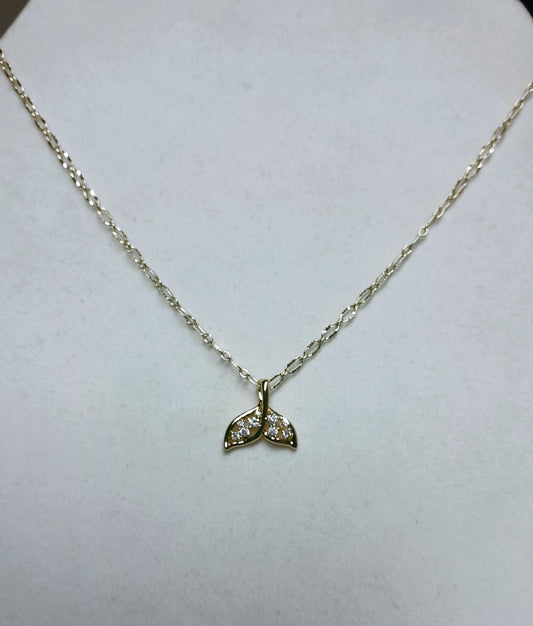 Collier queue de baleine dorée